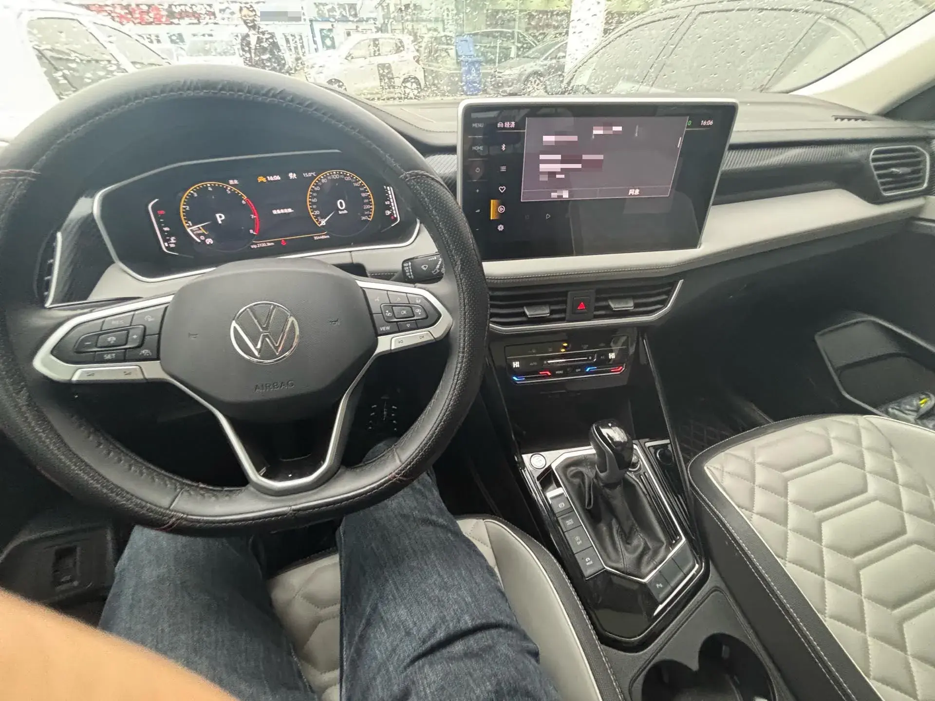 2024 VOLKSWAGEN TAYRON thumbnail 3