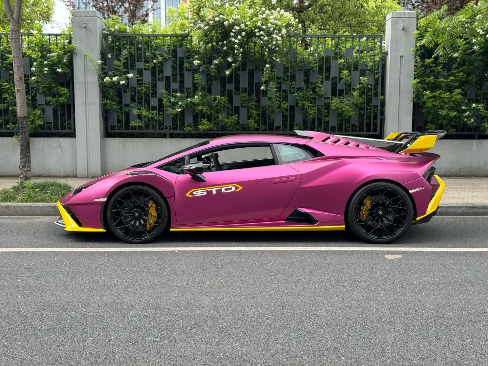 2021 LAMBORGHINI HURACÁN thumbnail 3
