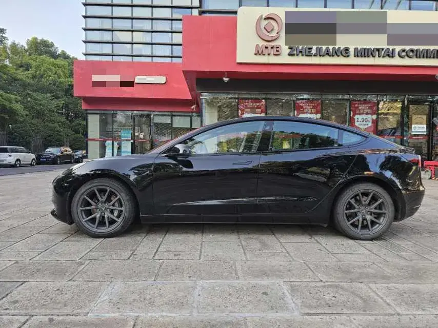 2021 TESLA MODEL thumbnail 2