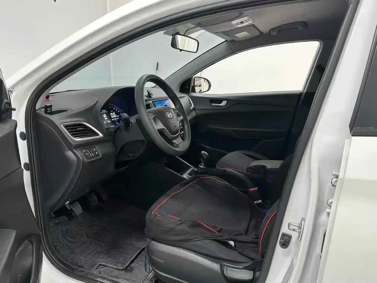 2020 HYUNDAI VERNA thumbnail 4