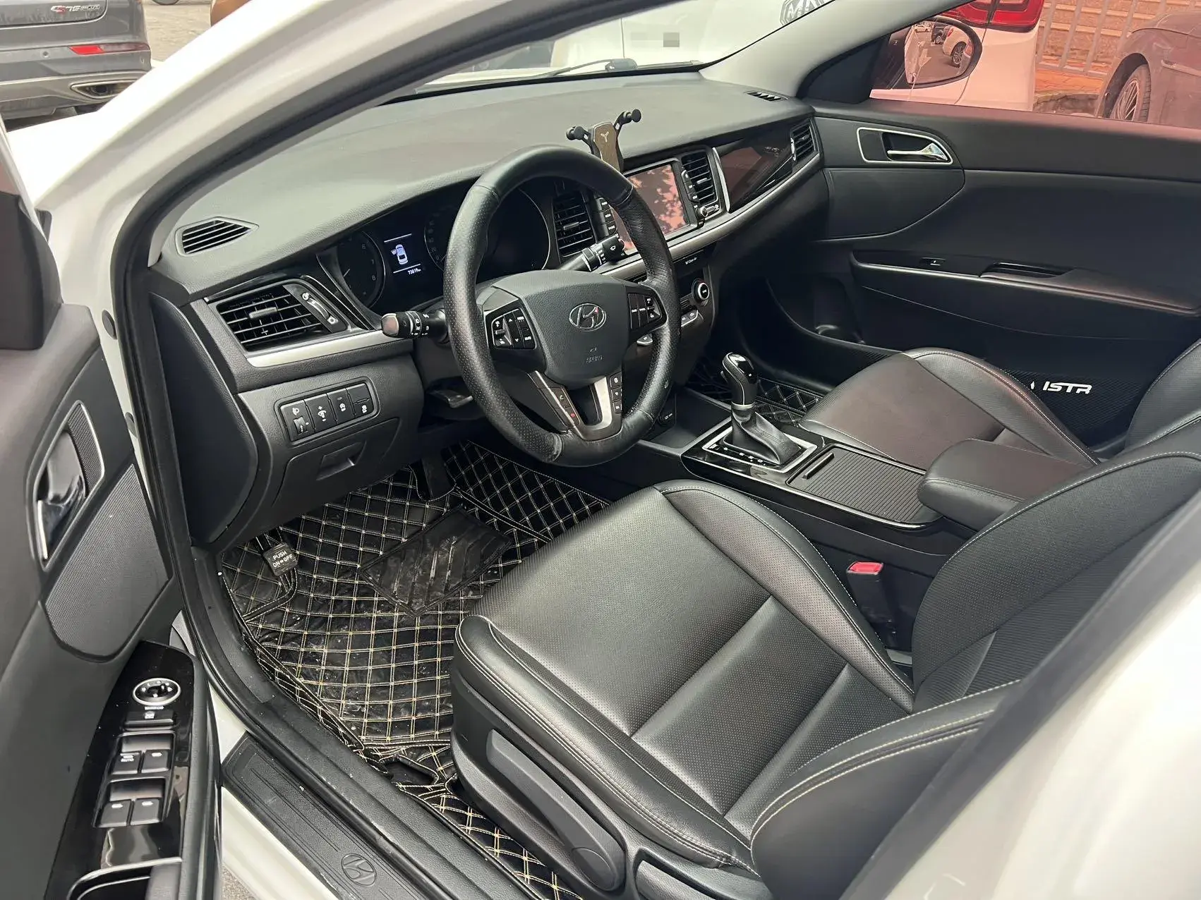 2019 HYUNDAI MISTRA thumbnail 3