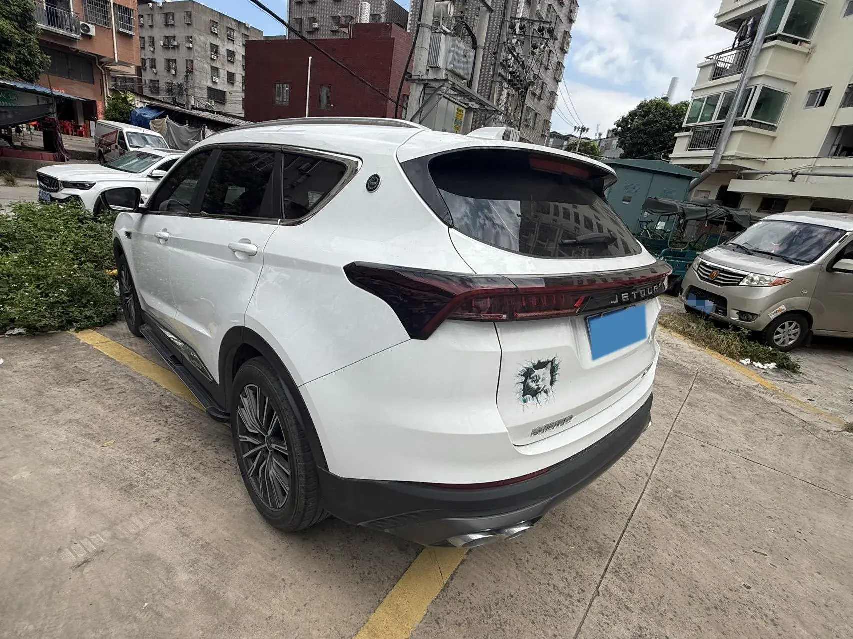 2023 JETOUR X70 thumbnail 3