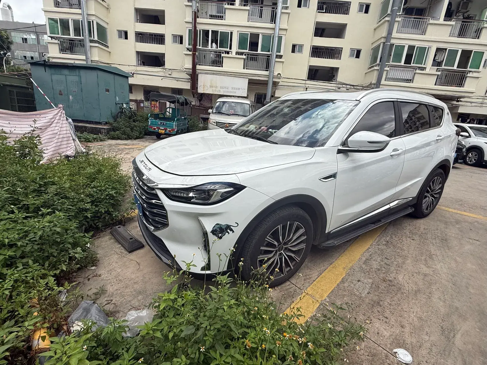 2023 JETOUR X70 view 1