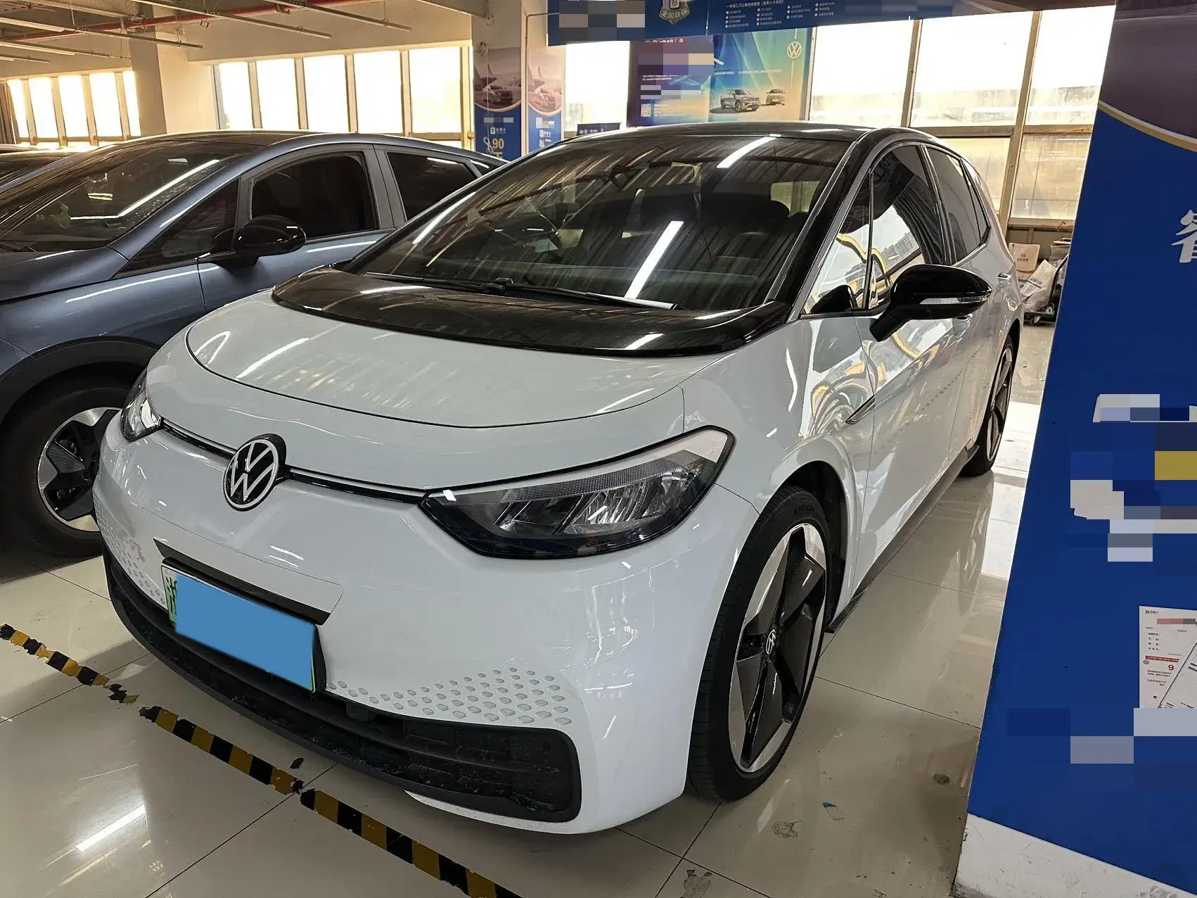 2023 VOLKSWAGEN ID.3 view 1