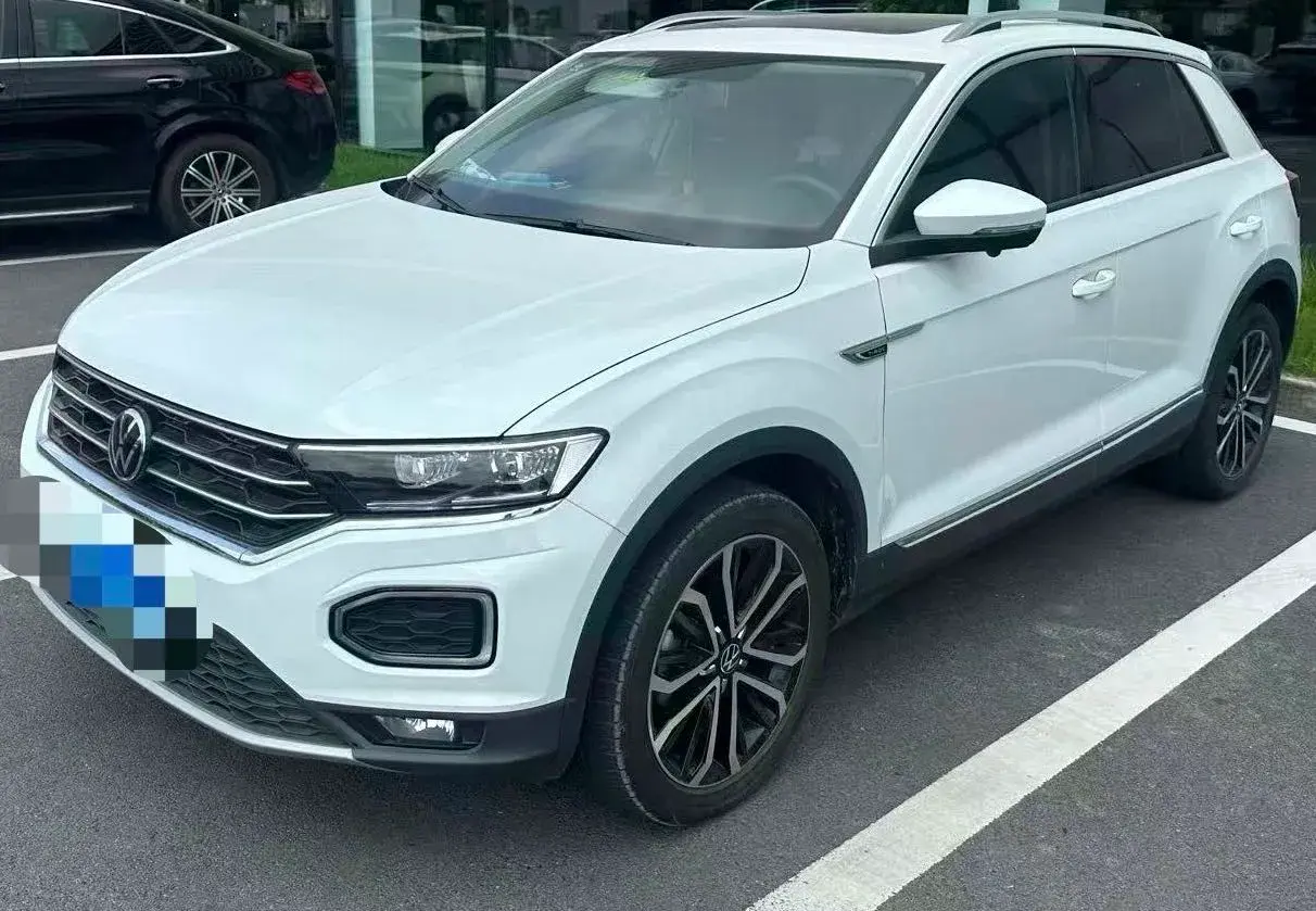 2022 VOLKSWAGEN T-ROC view 1