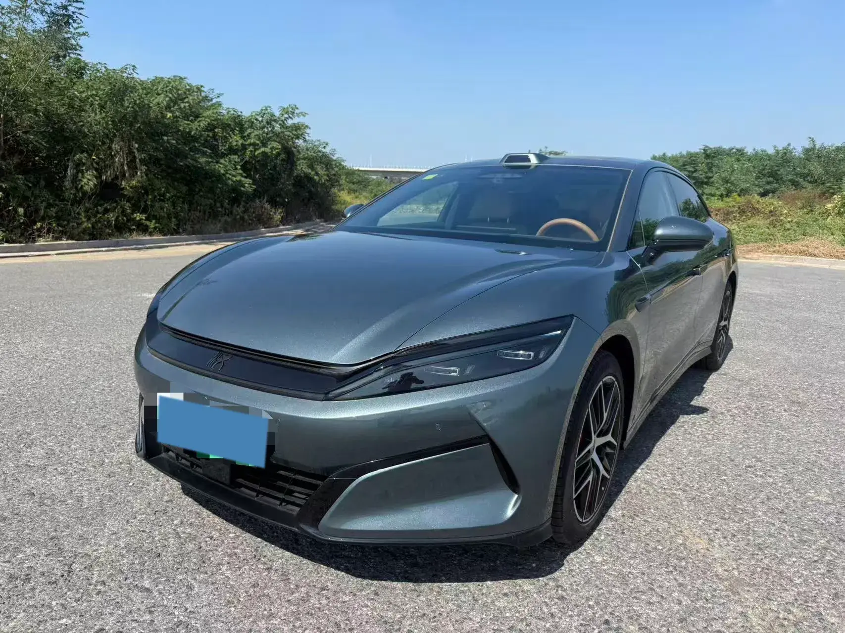 2025 BYD HANL view 1