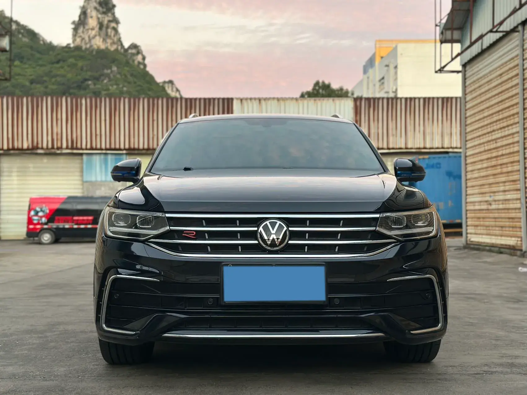 2024 VOLKSWAGEN TIGUAN thumbnail 2