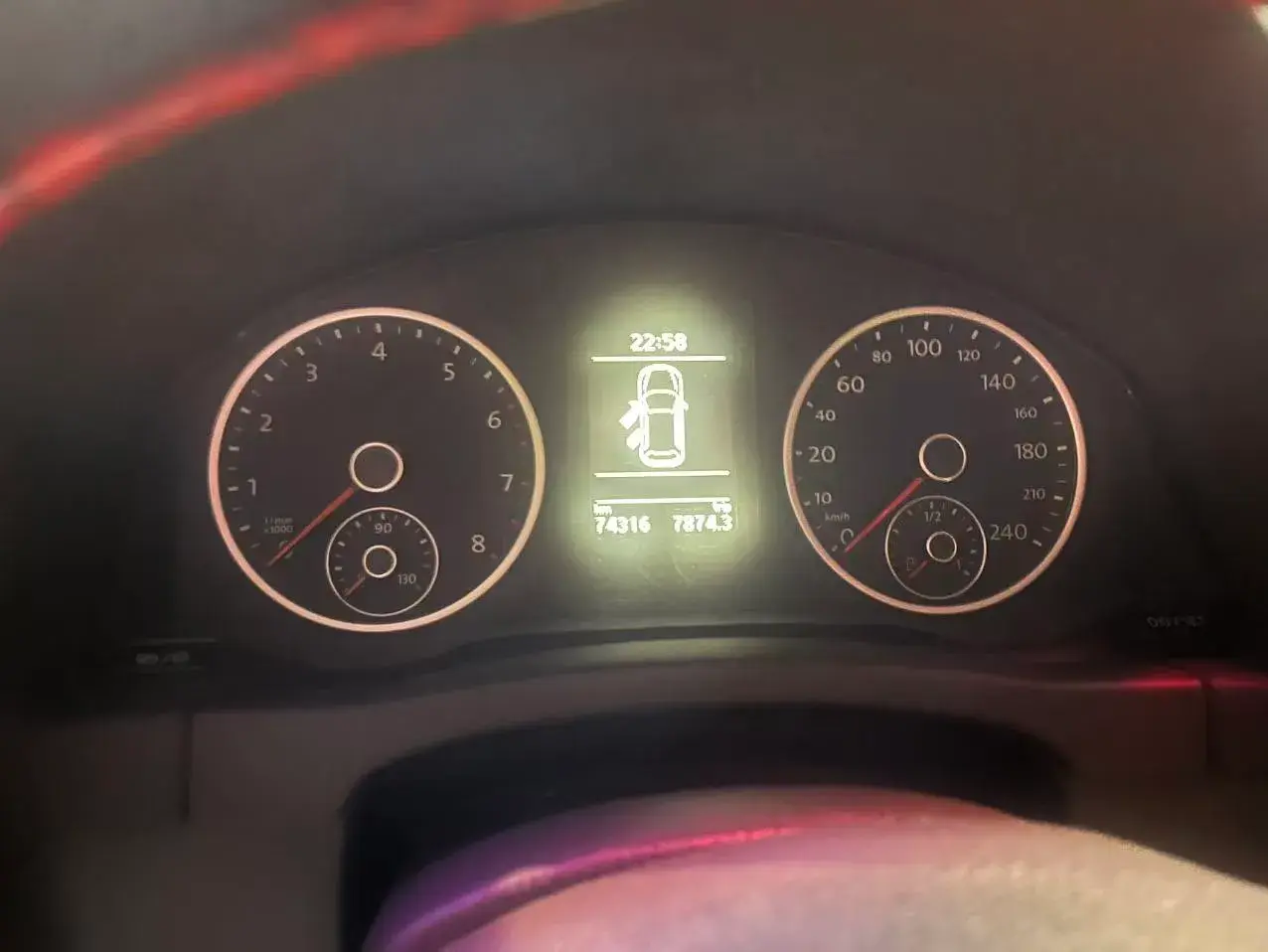 2017 VOLKSWAGEN TIGUAN thumbnail 4