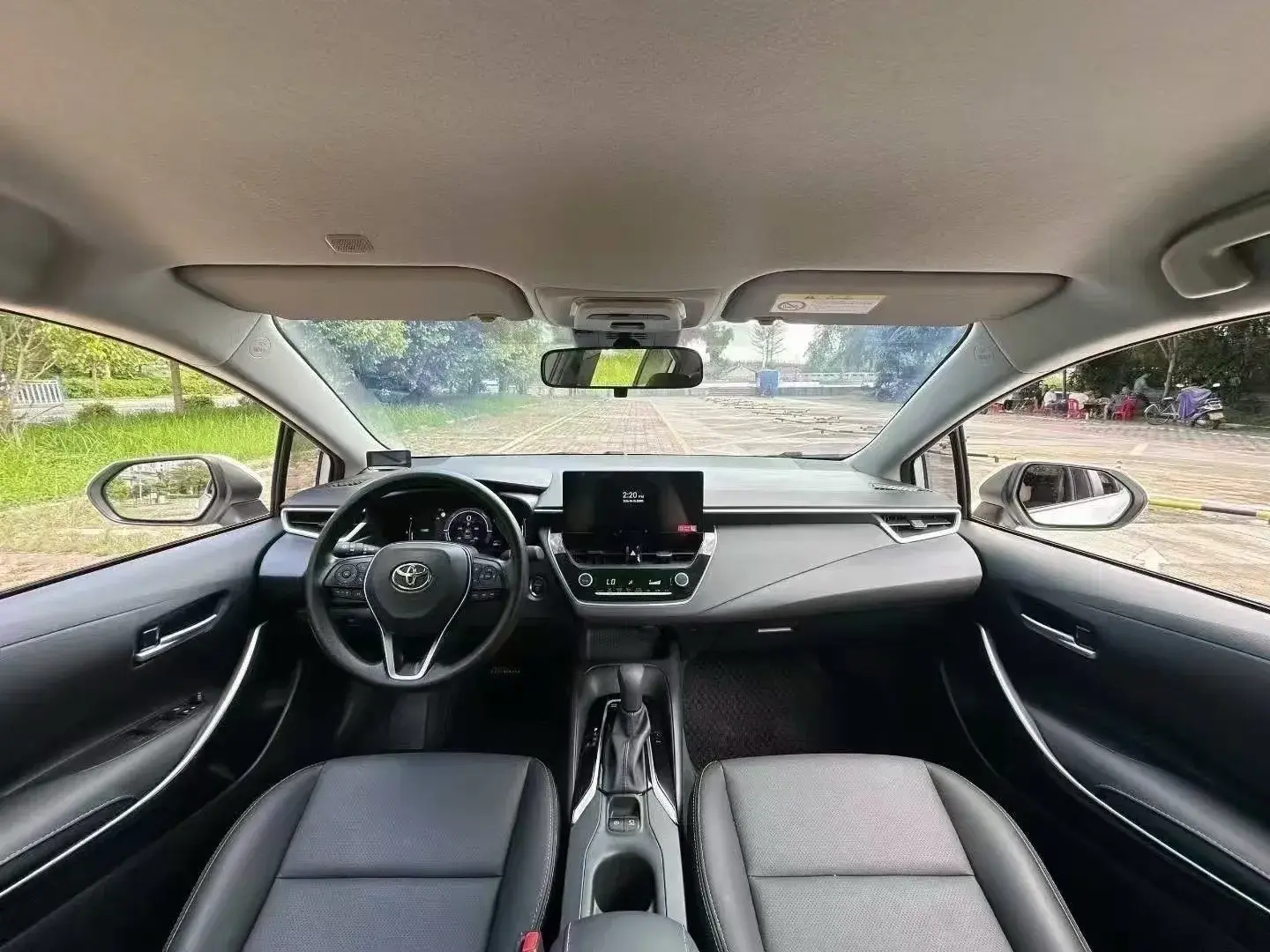 2023 TOYOTA COROLLA thumbnail 3