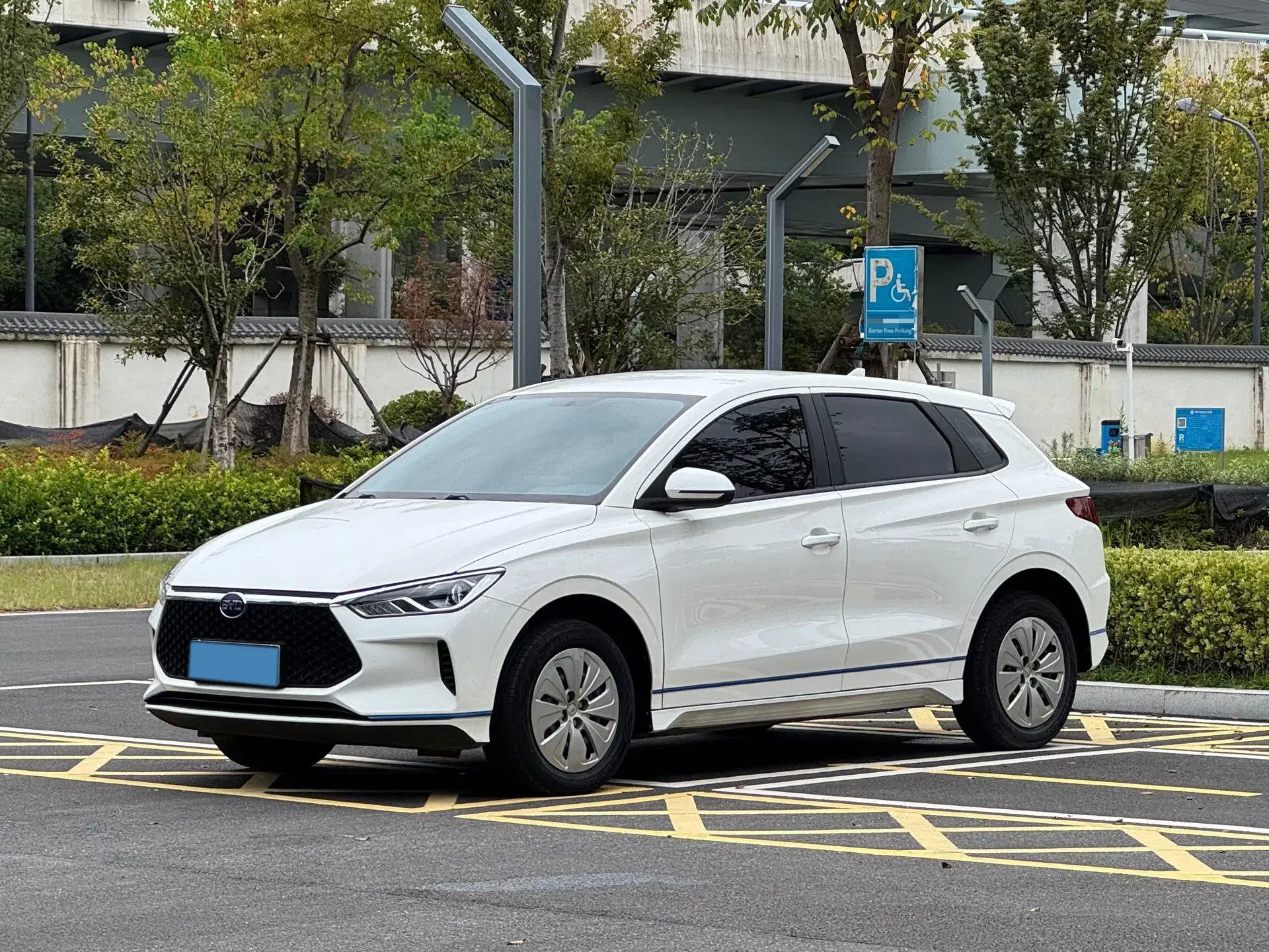 2021 BYD E2 view 1