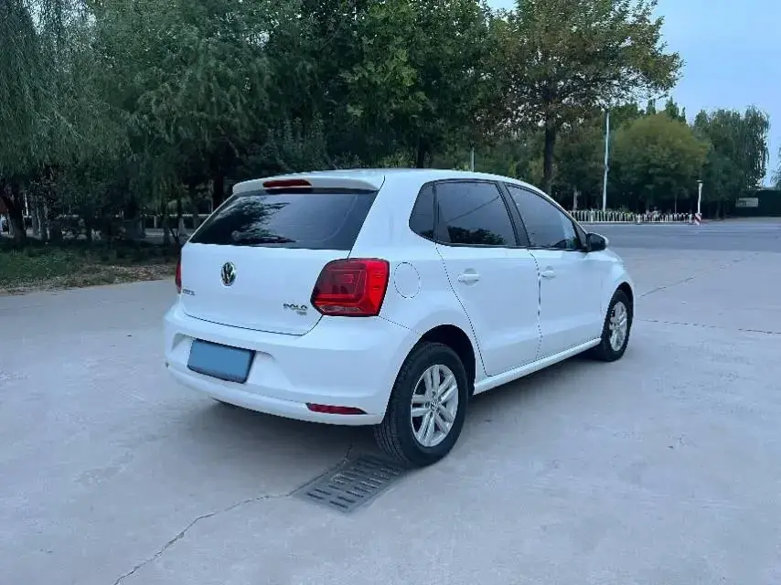 2018 VOLKSWAGEN POLO thumbnail 4