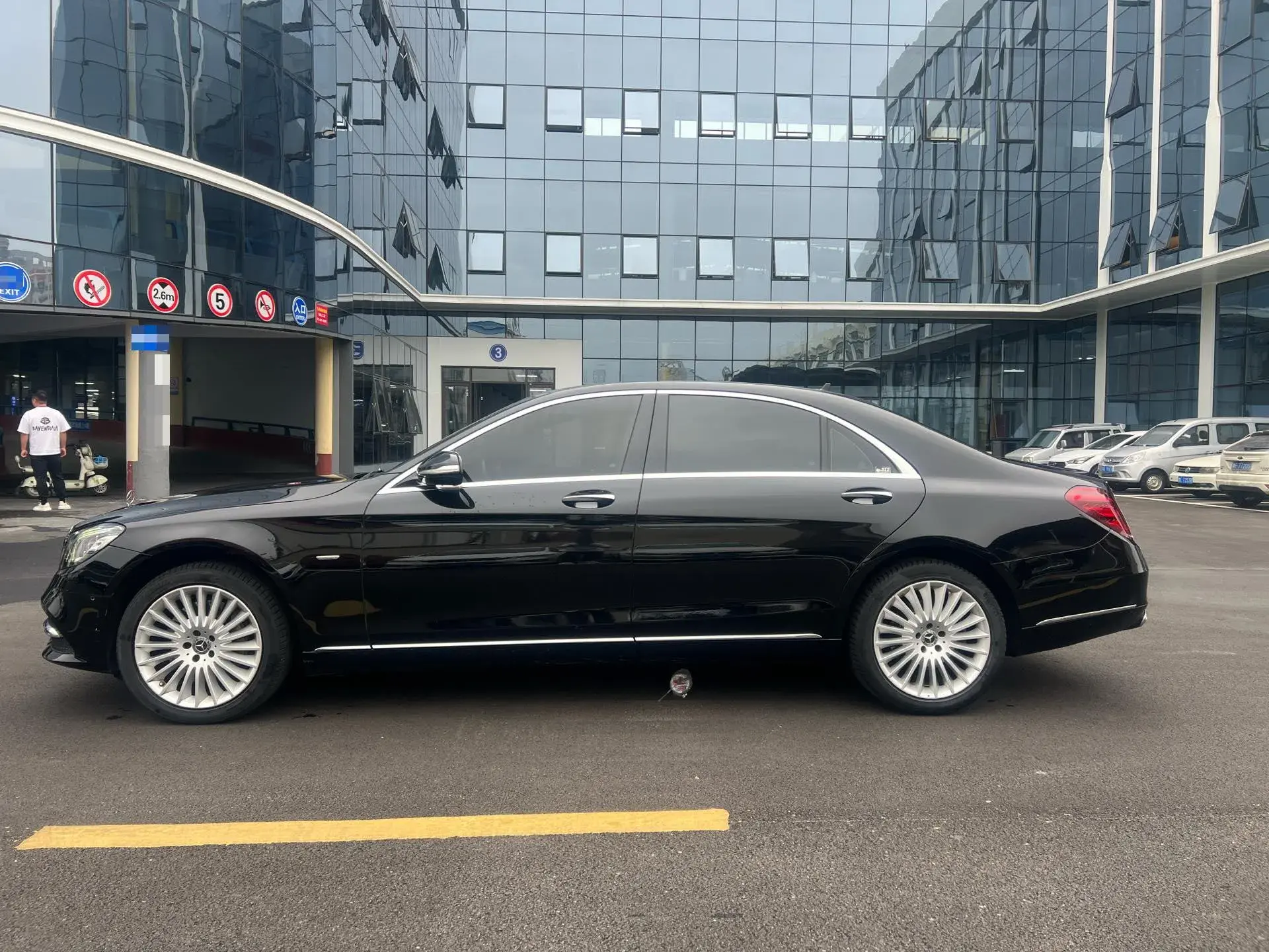 2020 MERCEDES-BENZ S thumbnail 3