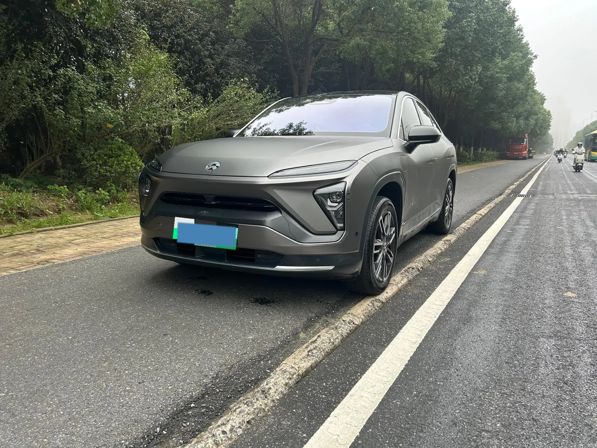 2020 NIO EC6 view 1