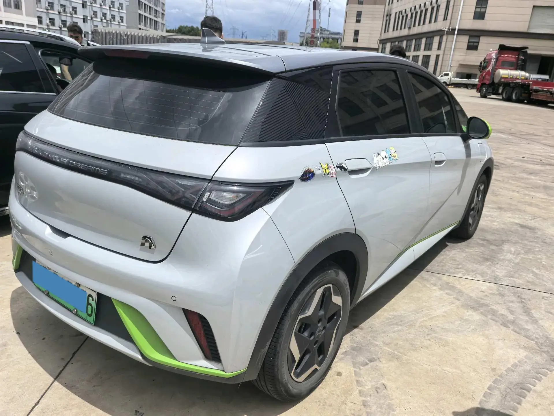 2021 BYD DOLPHIN thumbnail 2