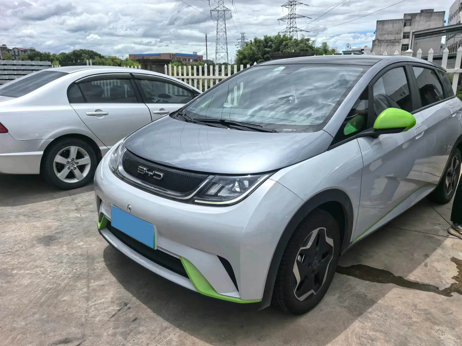 2021 BYD DOLPHIN view 1