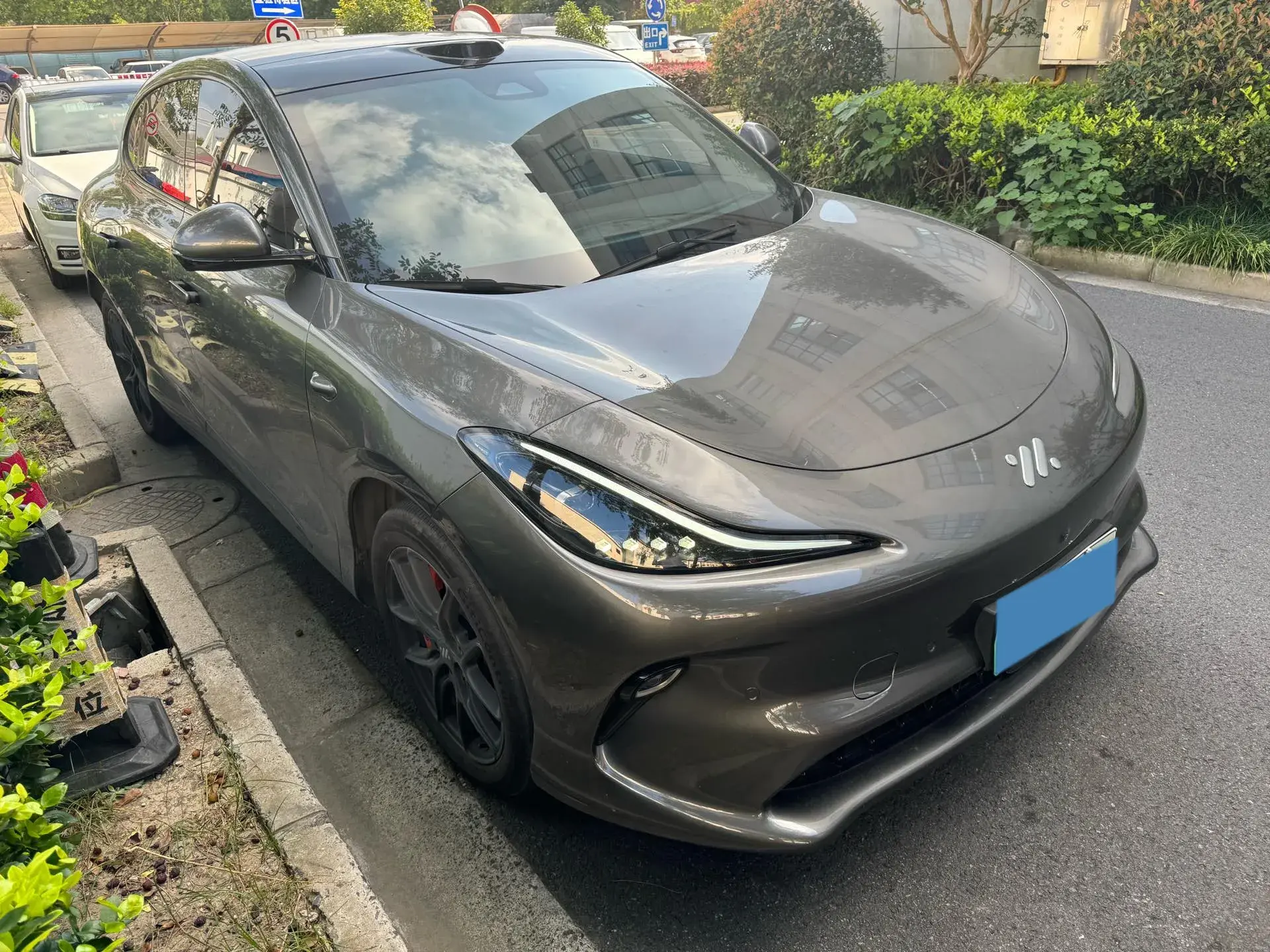 2023 IM LS6 thumbnail 2