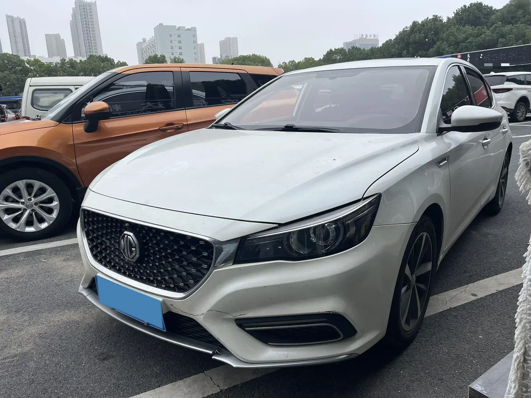 2019 MG MG6 view 1