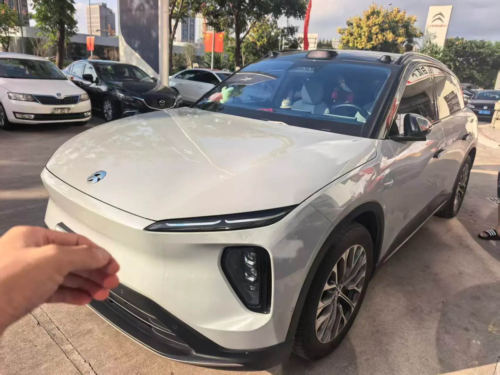 2023 NIO ES6 view 1