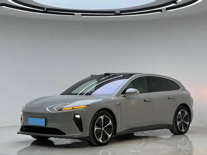 2024 NIO ET5T view 1