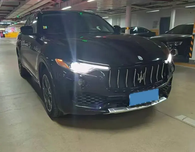 2016 MASERATI LEVANTE thumbnail 2
