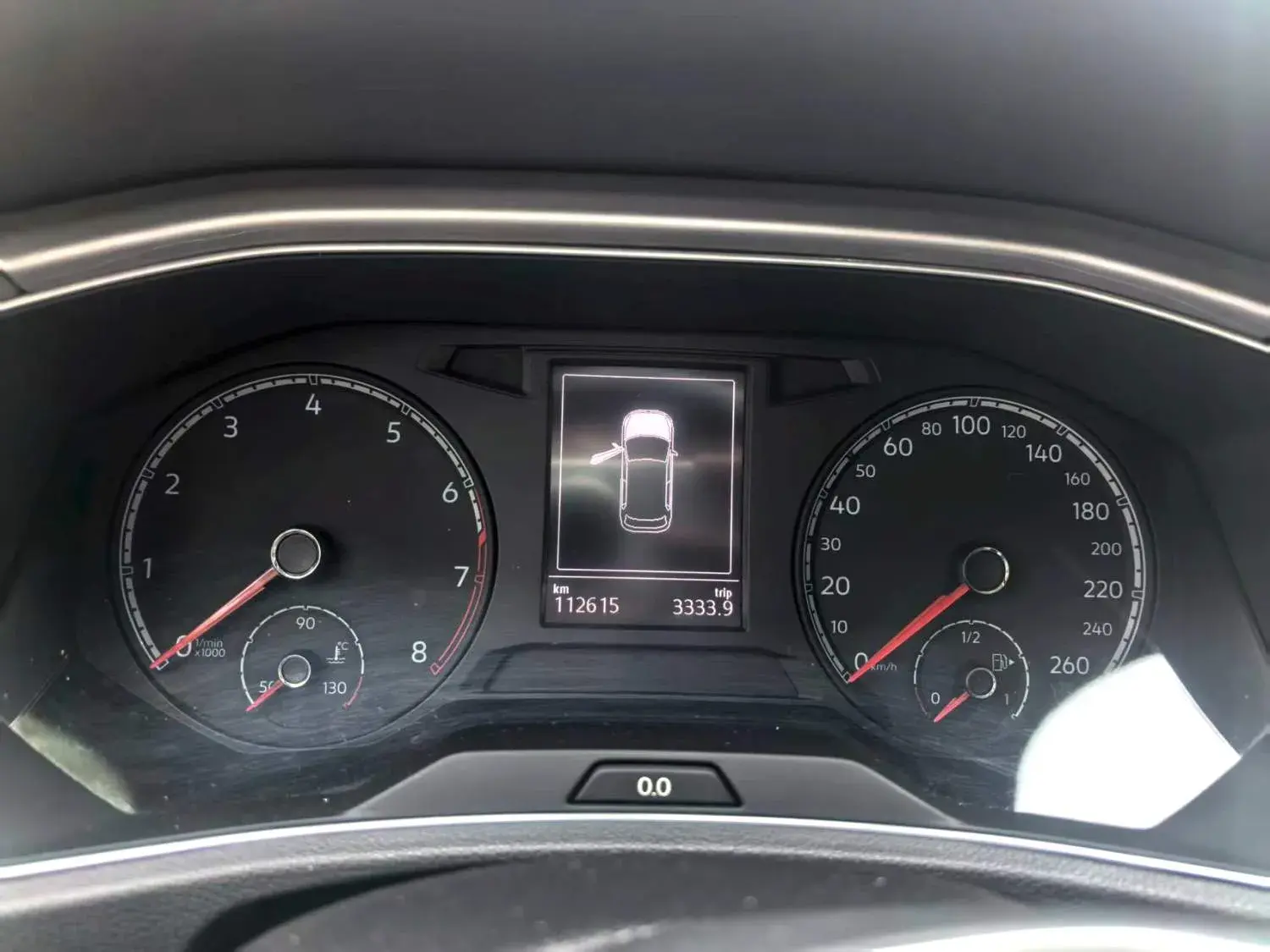 2018 VOLKSWAGEN T-ROC thumbnail 3