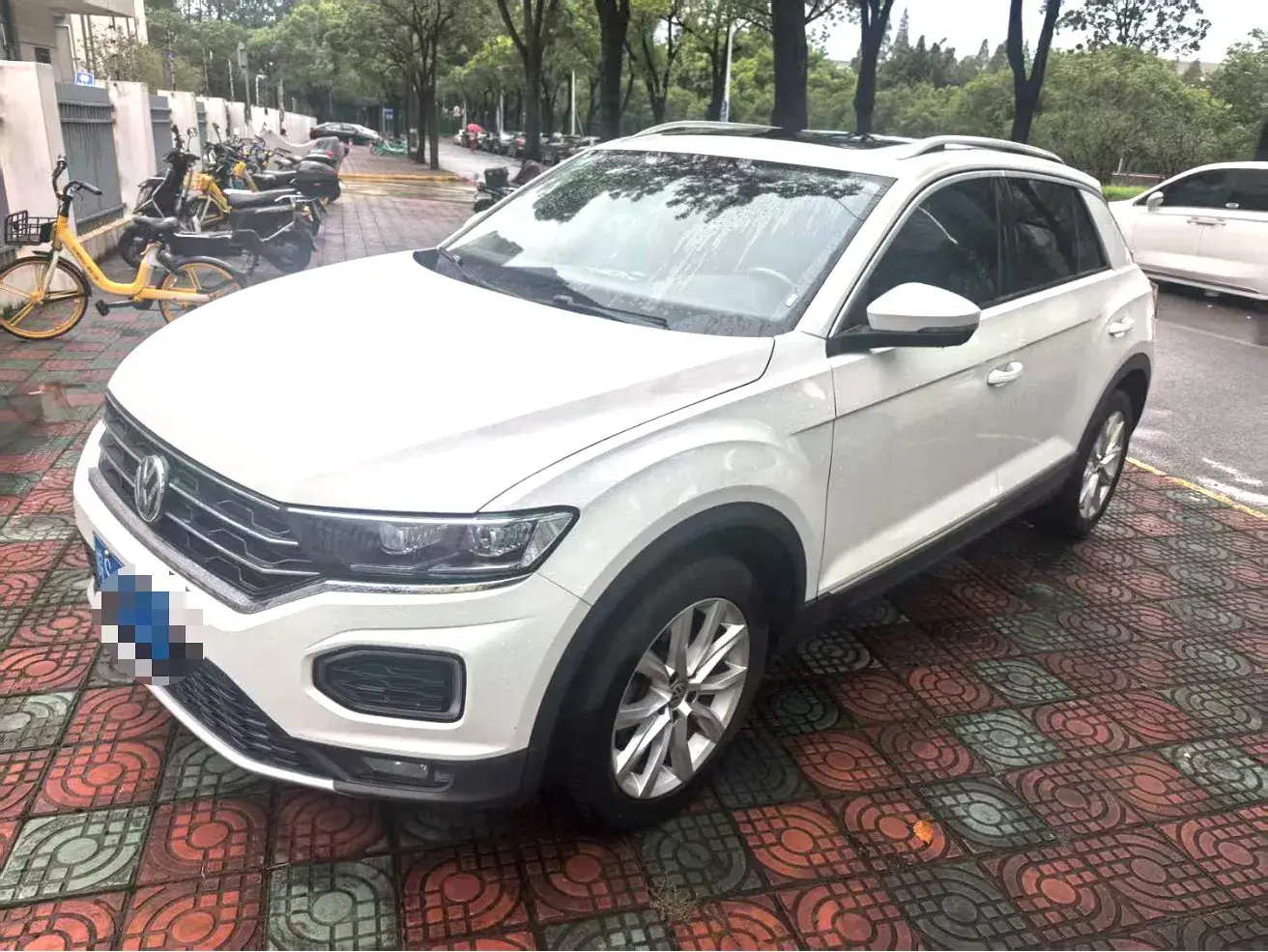 2018 VOLKSWAGEN T-ROC view 1