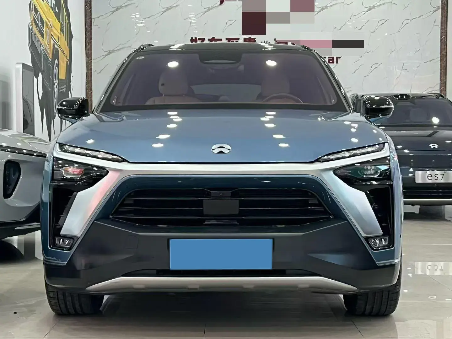 2020 NIO ES8 thumbnail 3