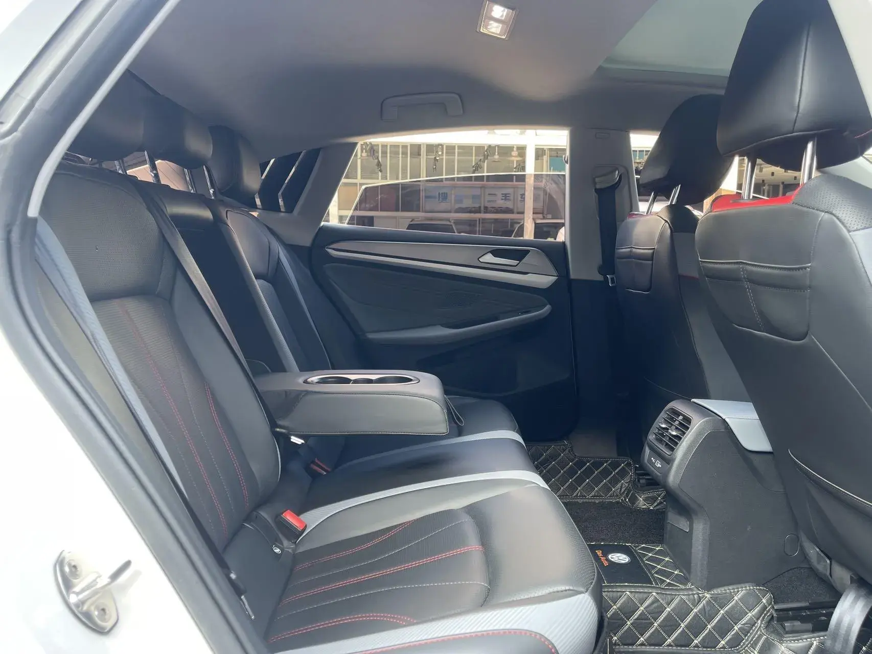 2022 VOLKSWAGEN LAMANDO thumbnail 4