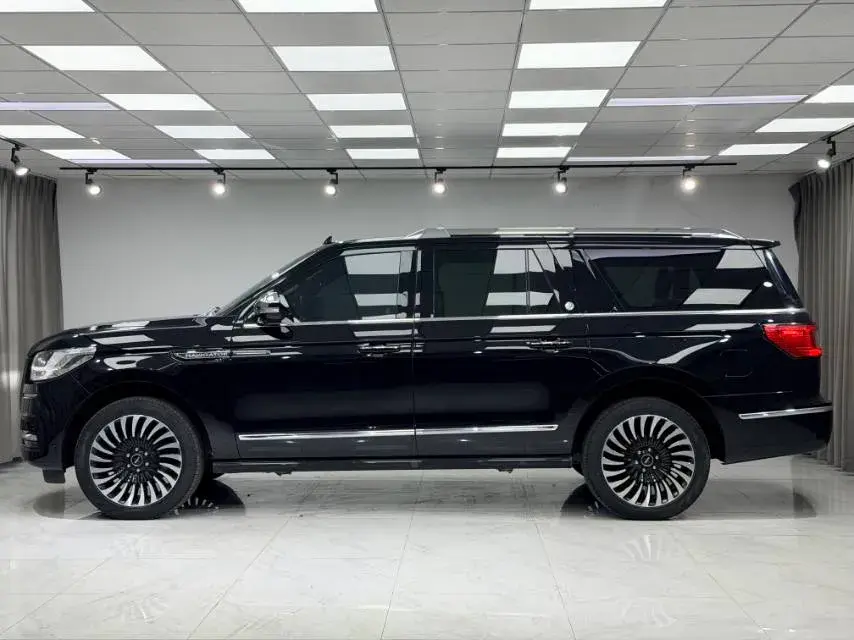 2020 LINCOLN NAVIGATOR thumbnail 3