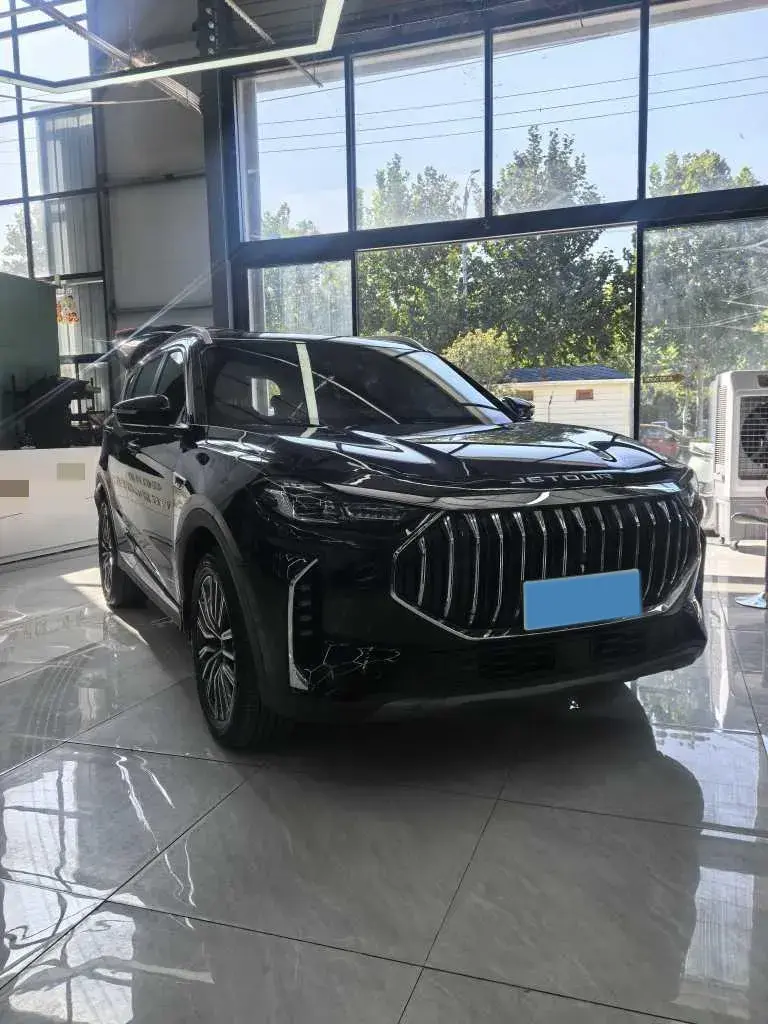 2025 JETOUR X70 thumbnail 3