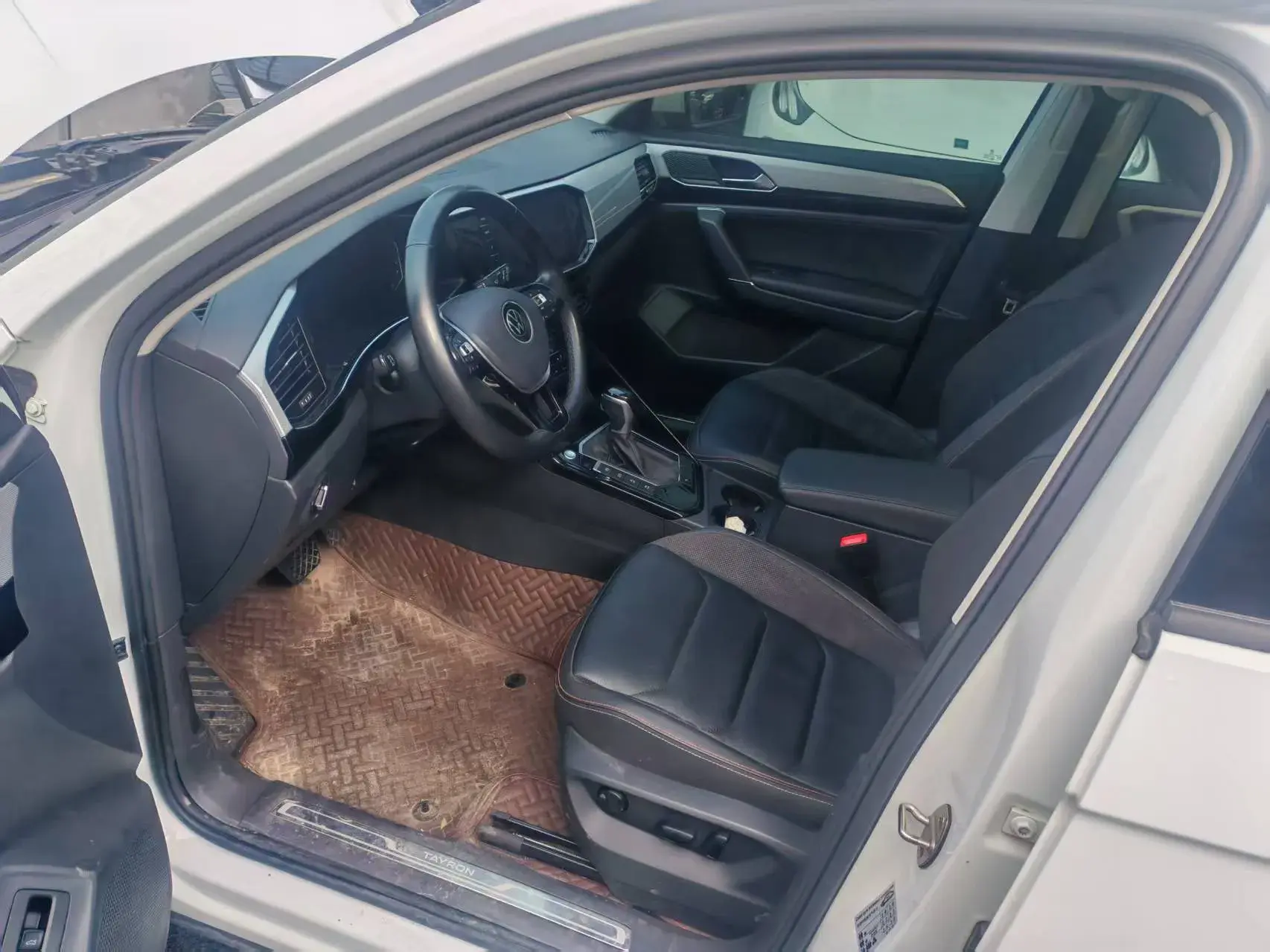 2022 VOLKSWAGEN TAYRON thumbnail 2