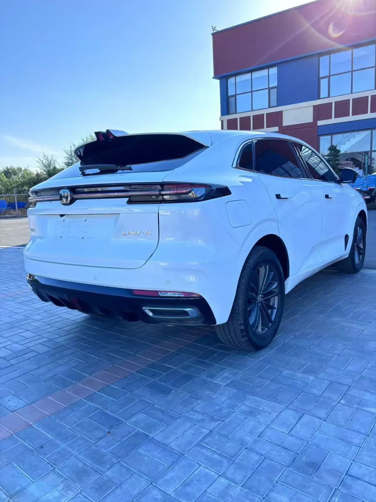 2023 CHANGAN UNI-K thumbnail 3