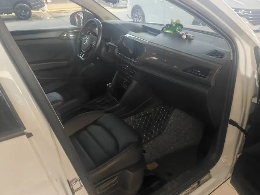 2021 VOLKSWAGEN THARU thumbnail 3