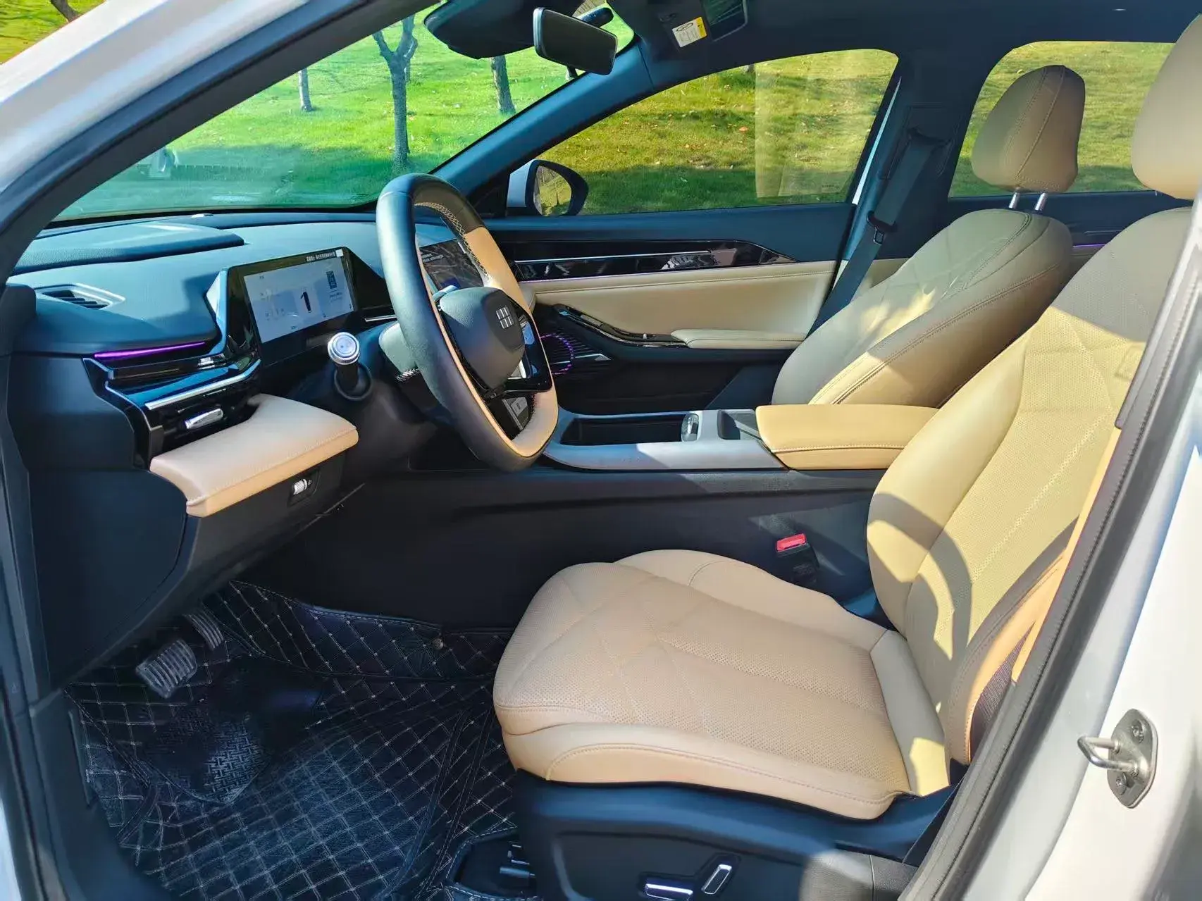 2023 GEELY GALAXY thumbnail 4