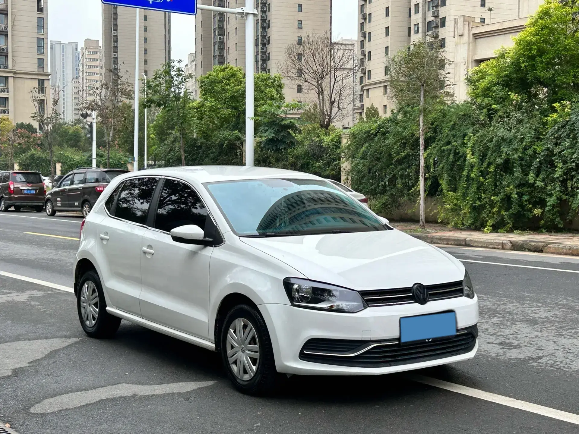 2018 VOLKSWAGEN POLO thumbnail 3