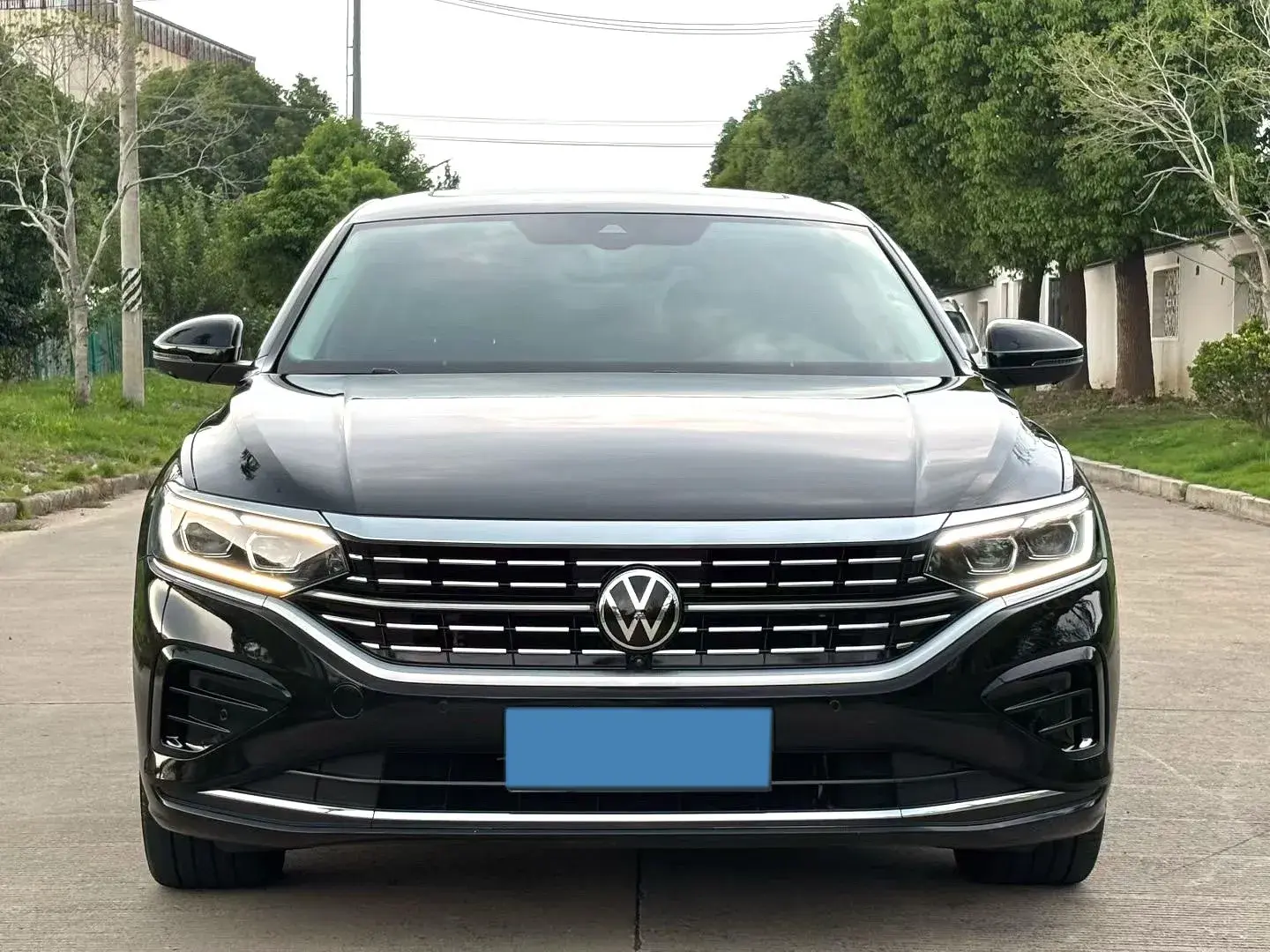2022 VOLKSWAGEN PASSAT thumbnail 2