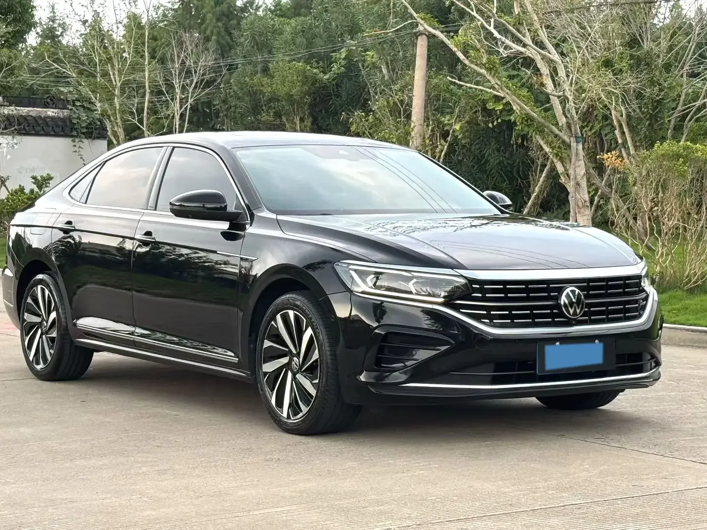 2022 VOLKSWAGEN PASSAT thumbnail 3