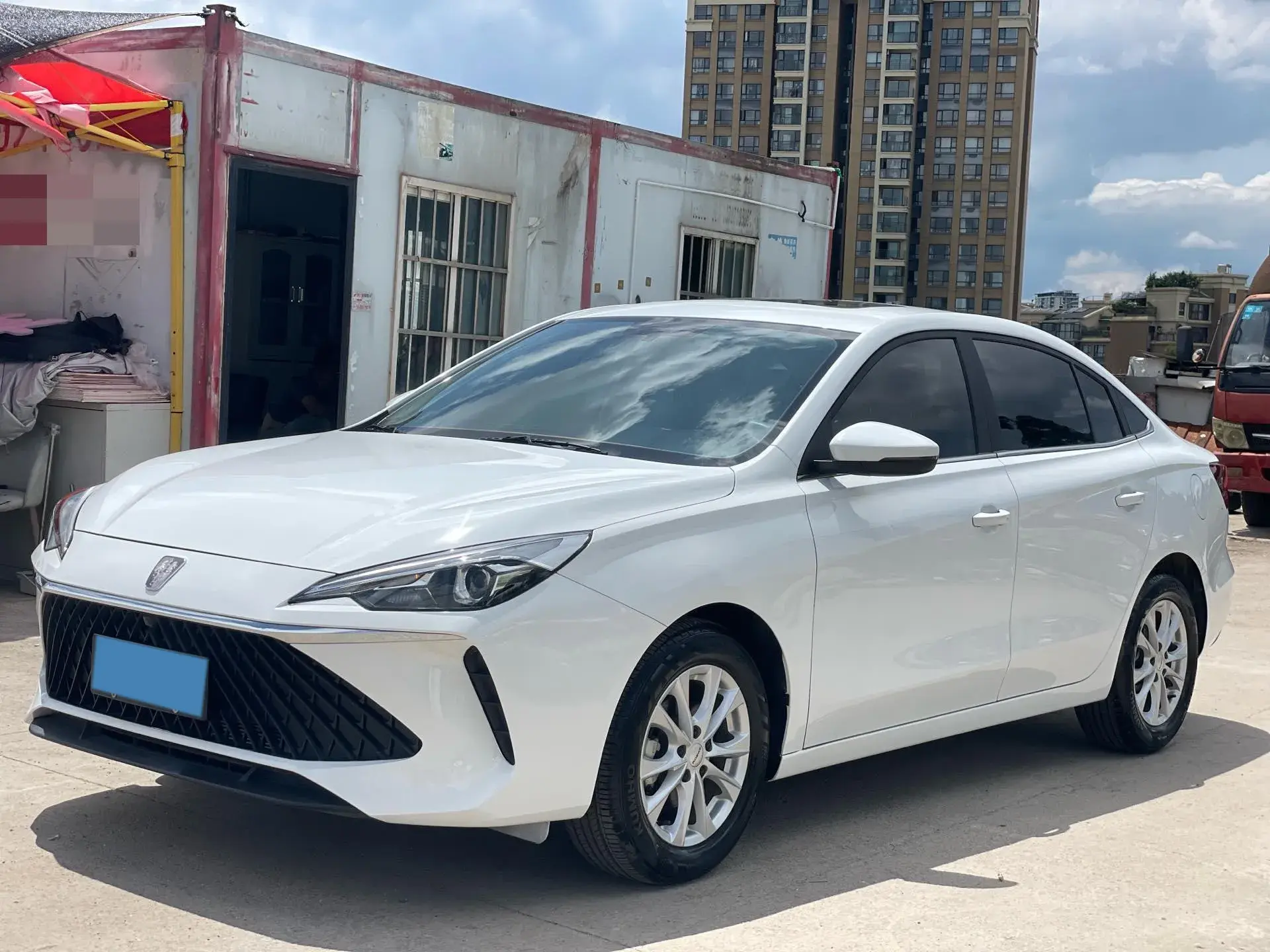 2023 ROEWE I5 view 1