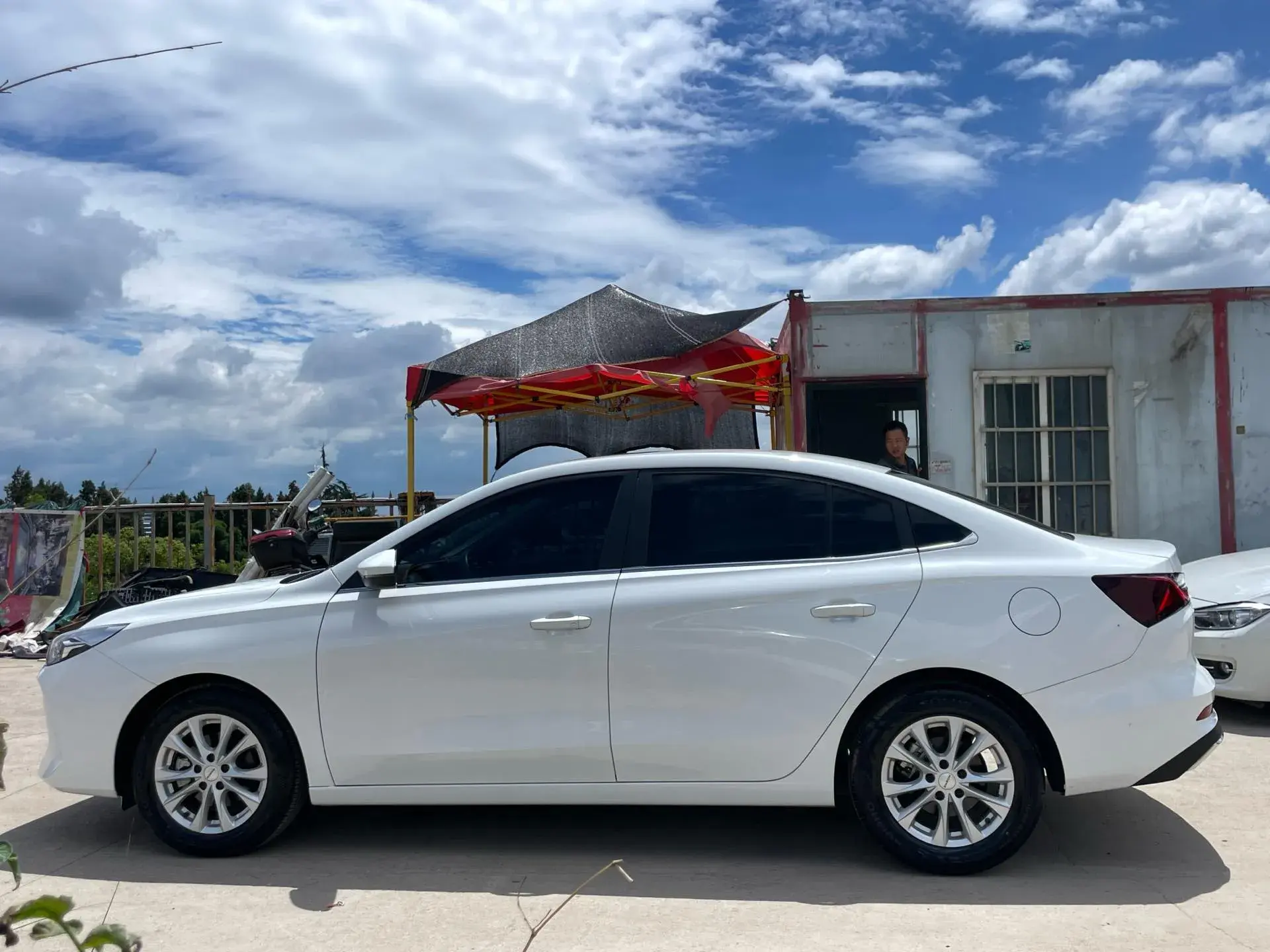 2023 ROEWE I5 thumbnail 3