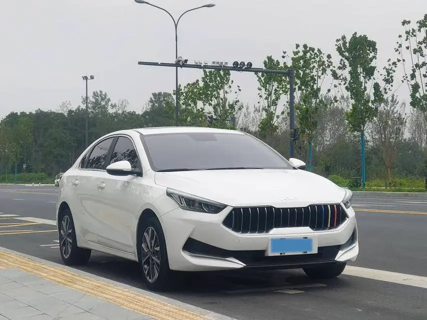 2021 KIA K3 thumbnail 3