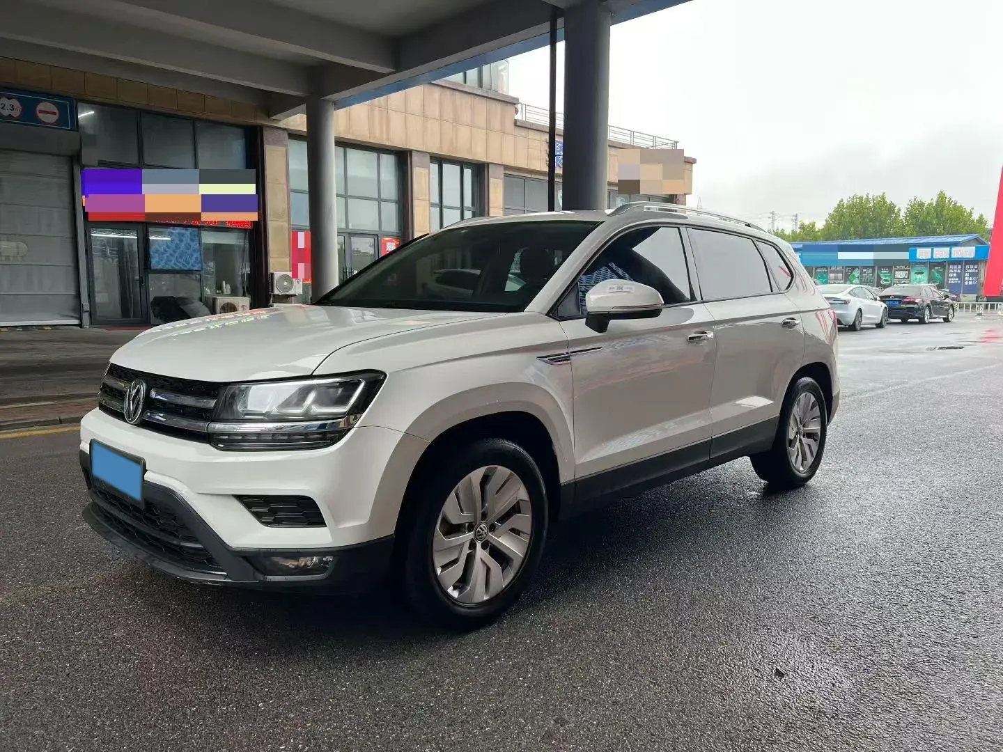 2019 VOLKSWAGEN THARU view 1