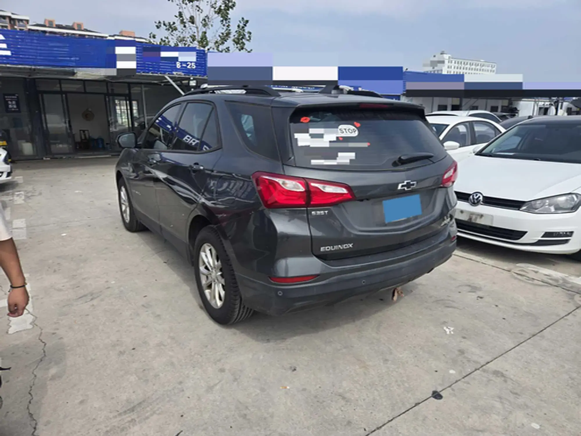 2019 CHEVROLET EQUINOX thumbnail 4