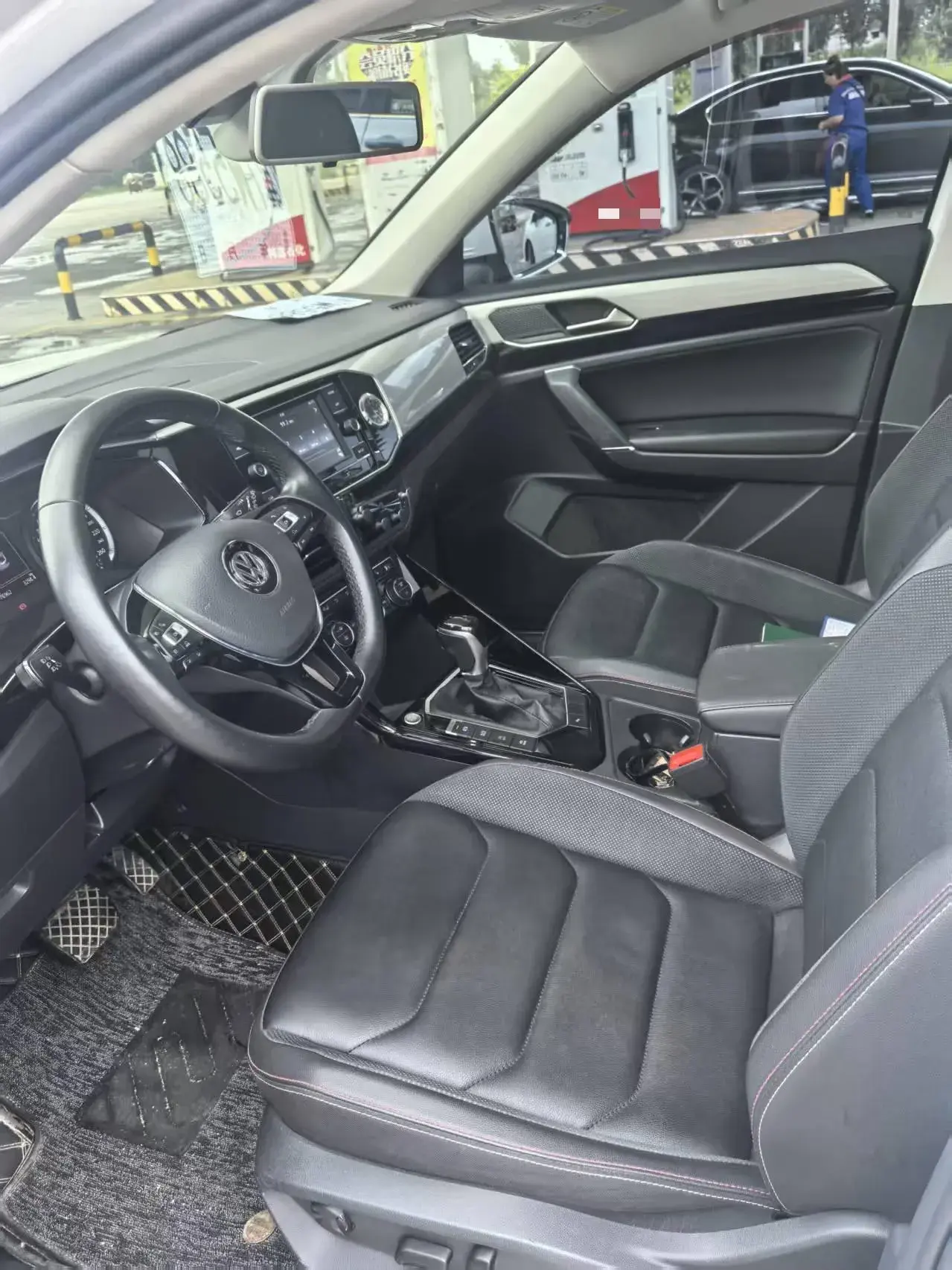 2019 VOLKSWAGEN TAYRON thumbnail 3