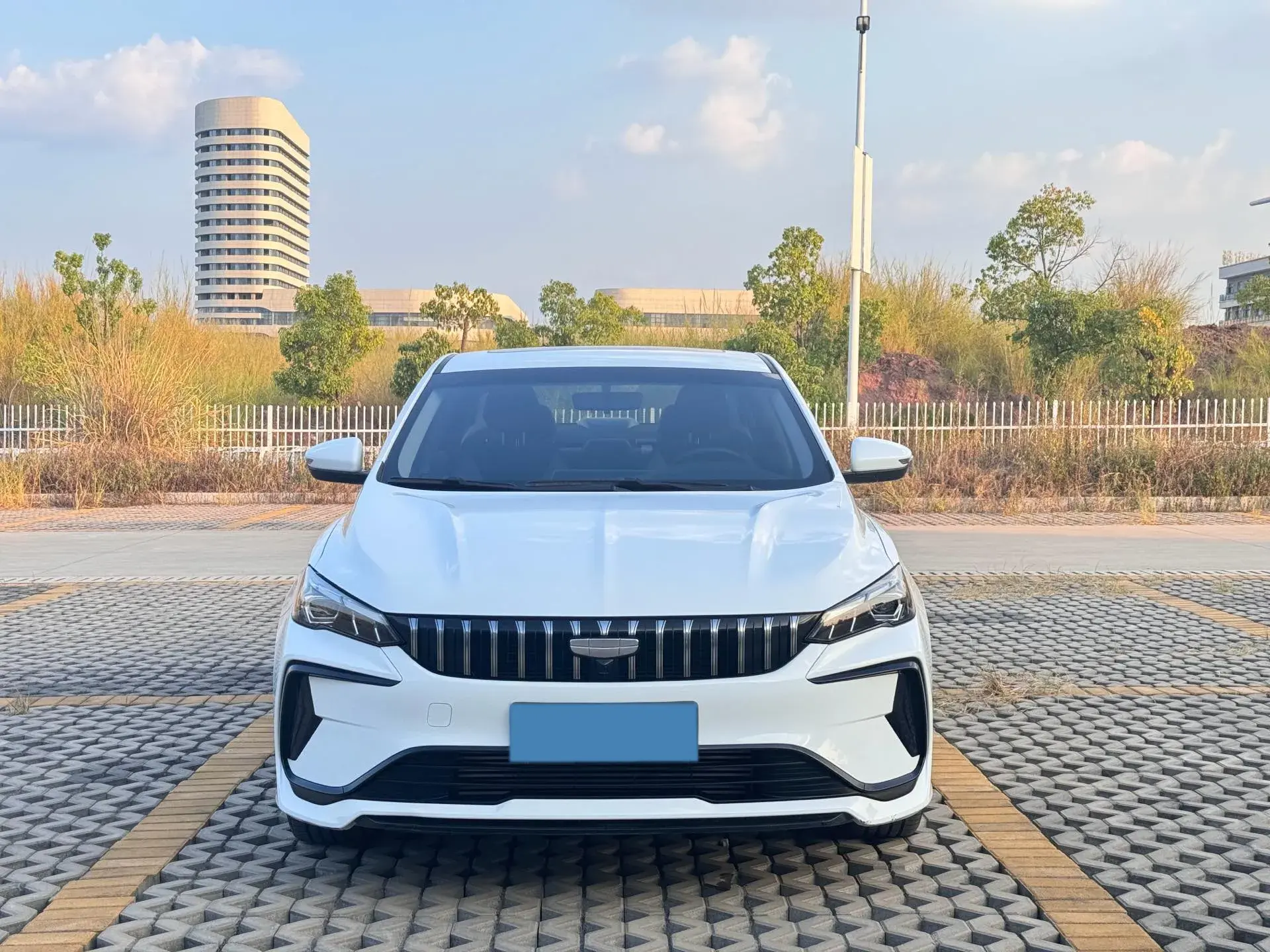 2024 GEELY BINRAY thumbnail 2