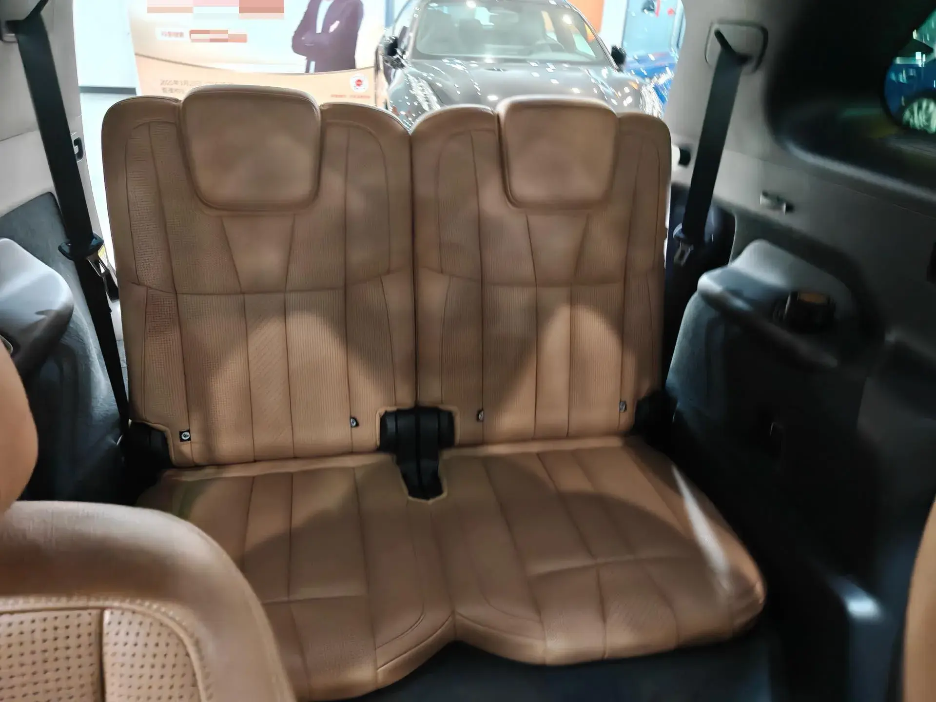 2020 NIO ES8 thumbnail 4