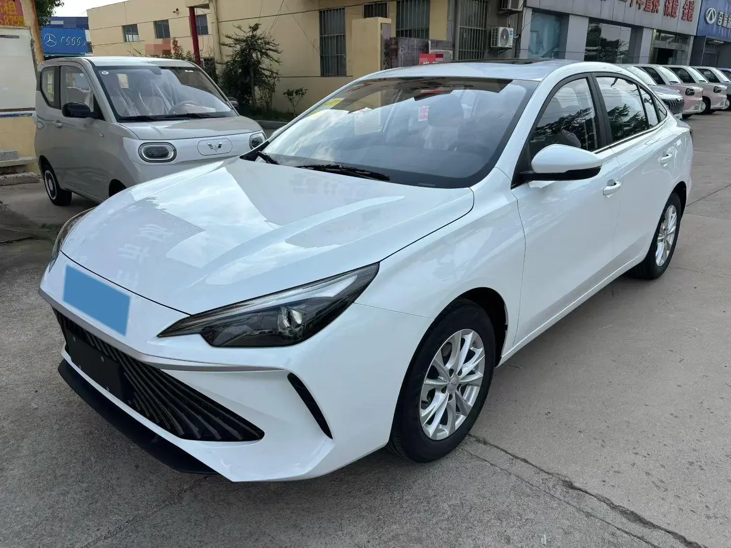 2023 ROEWE I5 view 1