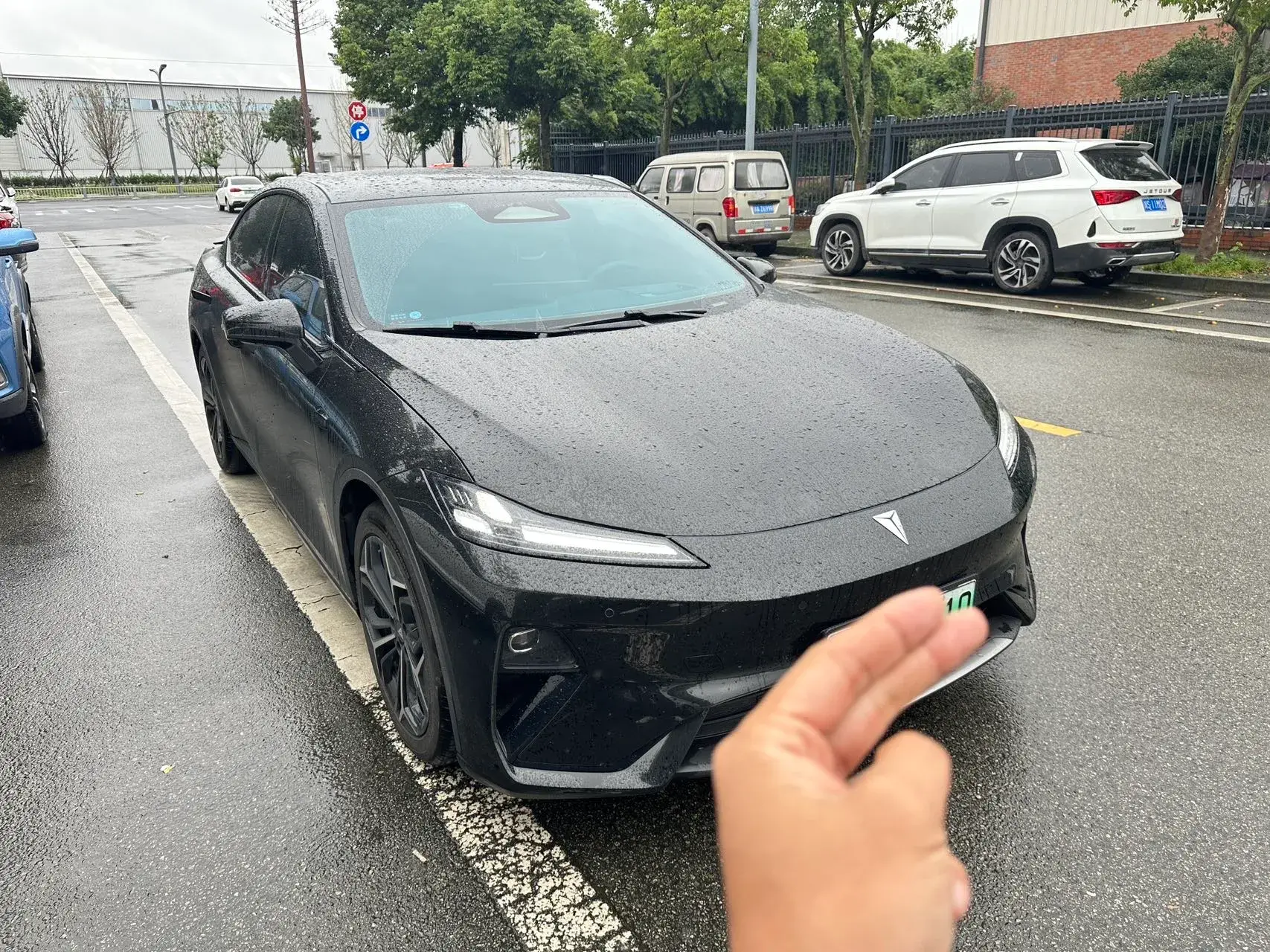 2025 DEEPAL L07 thumbnail 2