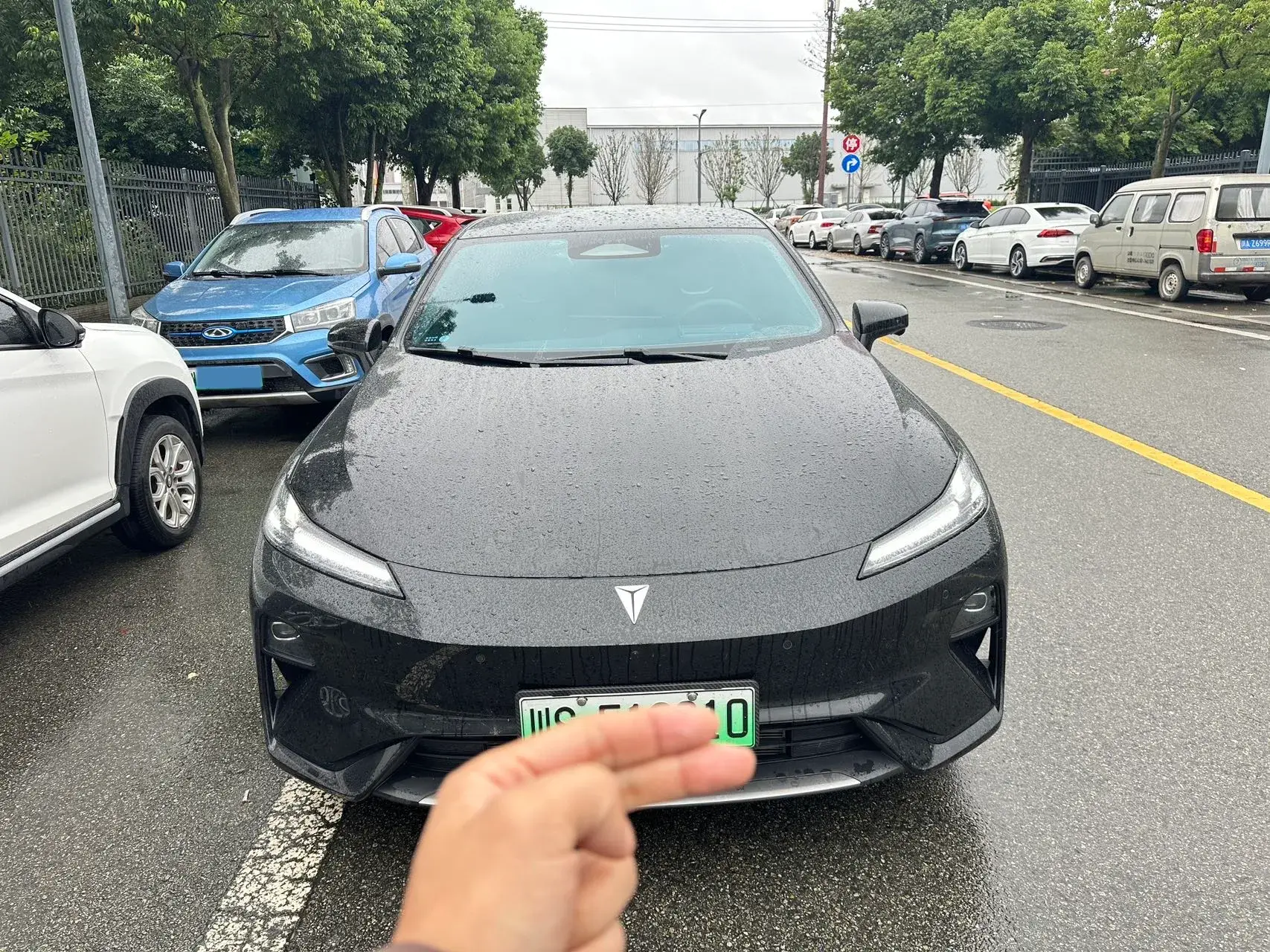 2025 DEEPAL L07 thumbnail 3