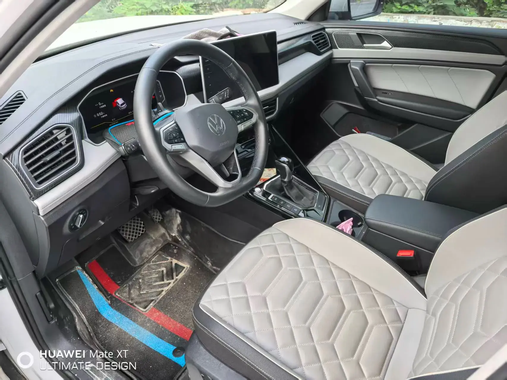 2023 VOLKSWAGEN TAYRON thumbnail 3