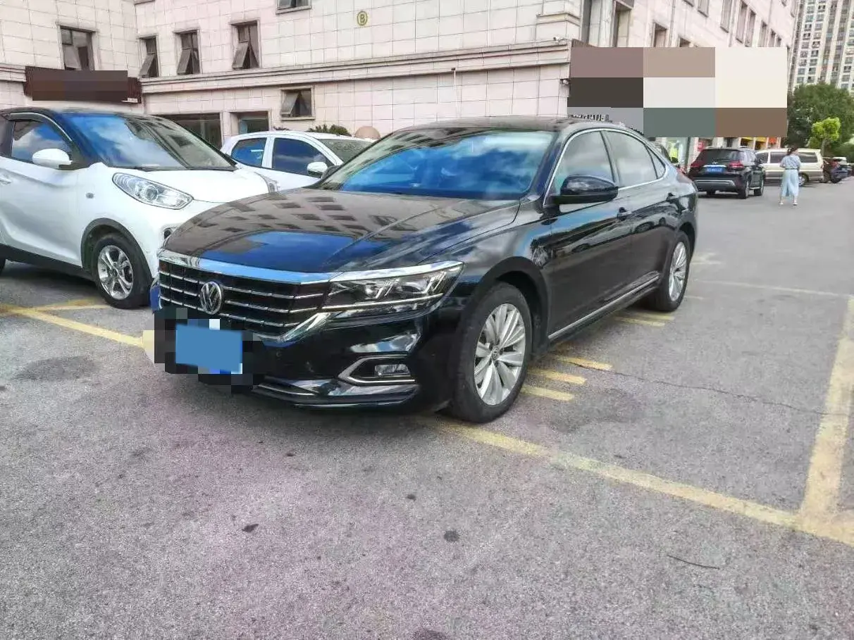 2019 VOLKSWAGEN PASSAT view 1